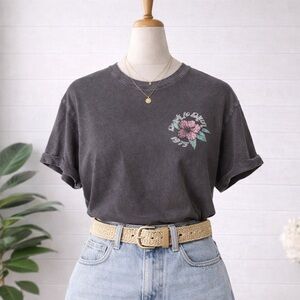 🎅 3/$15 SALE Hollister T-shirt XS